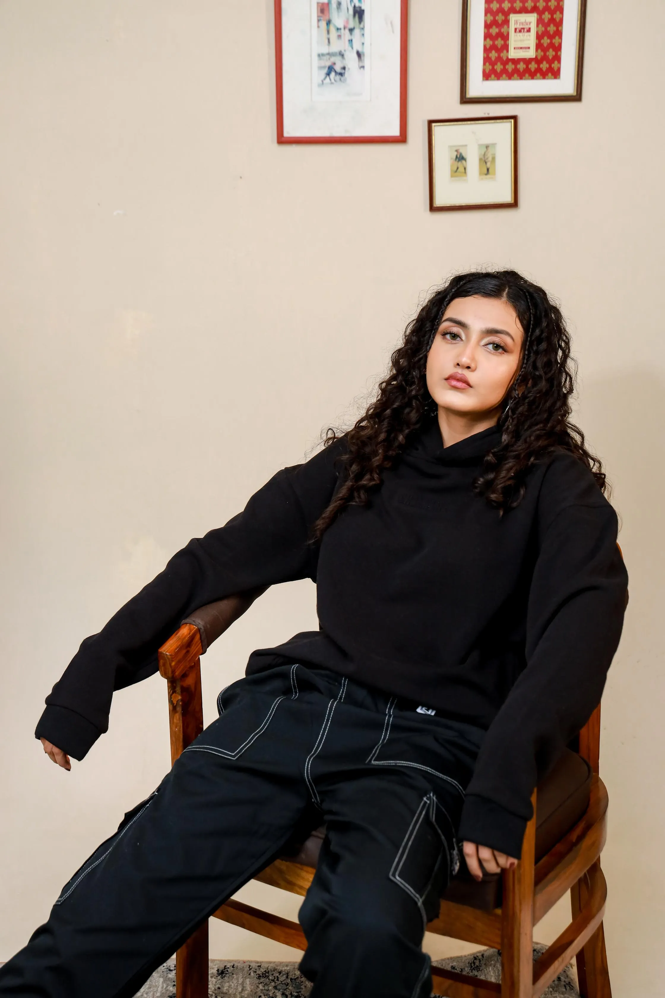 BLACK OVERSIZED HOODIE