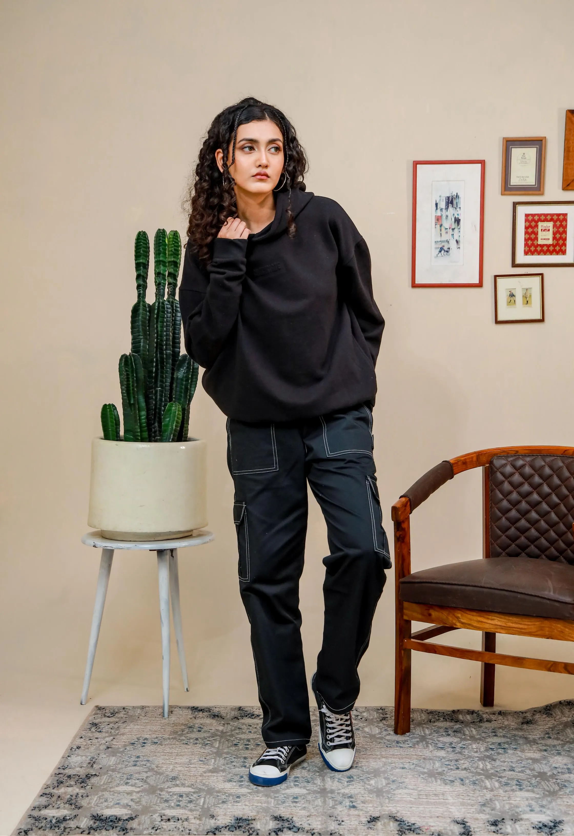 BLACK OVERSIZED HOODIE
