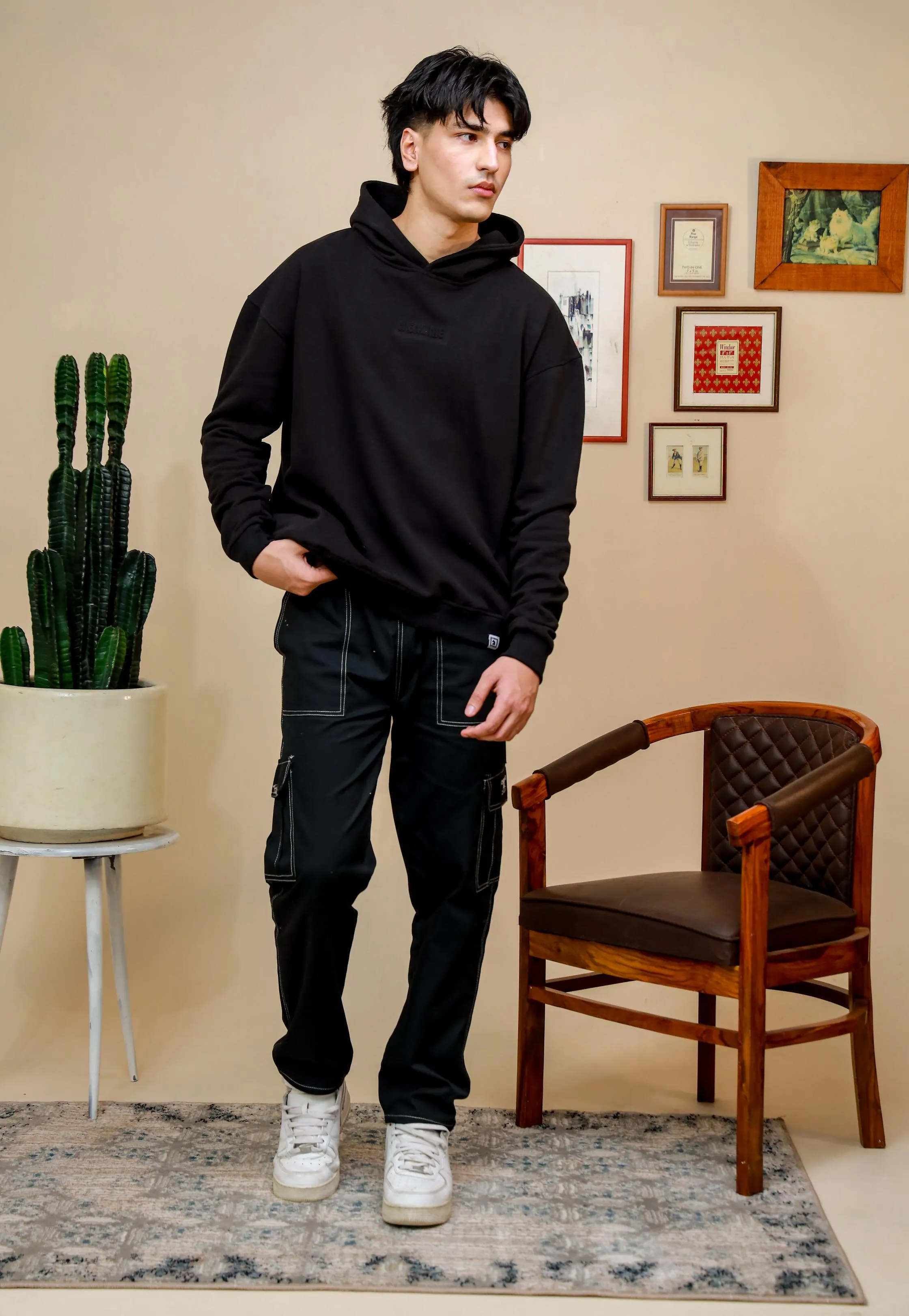 BLACK OVERSIZED HOODIE