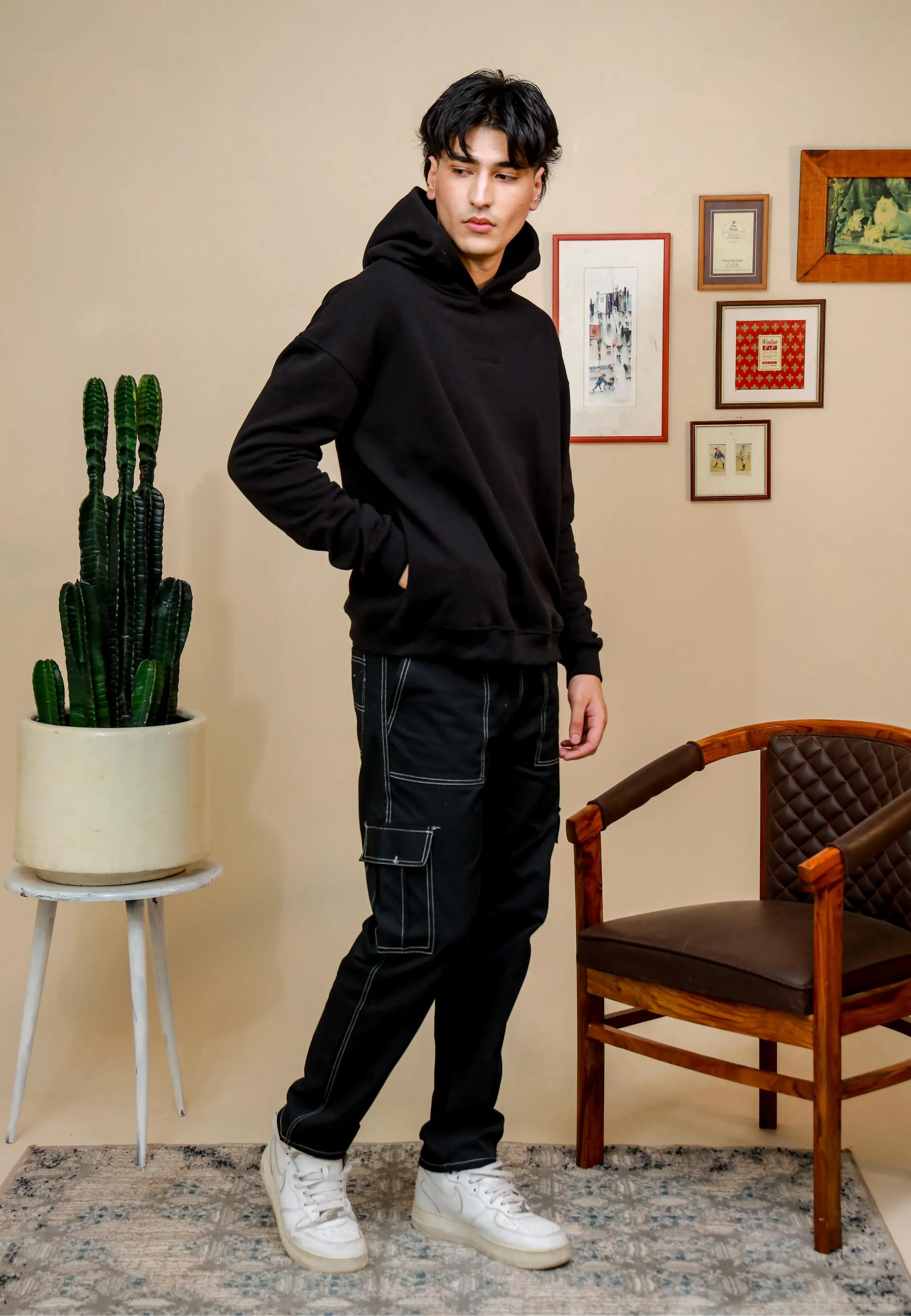 BLACK OVERSIZED HOODIE
