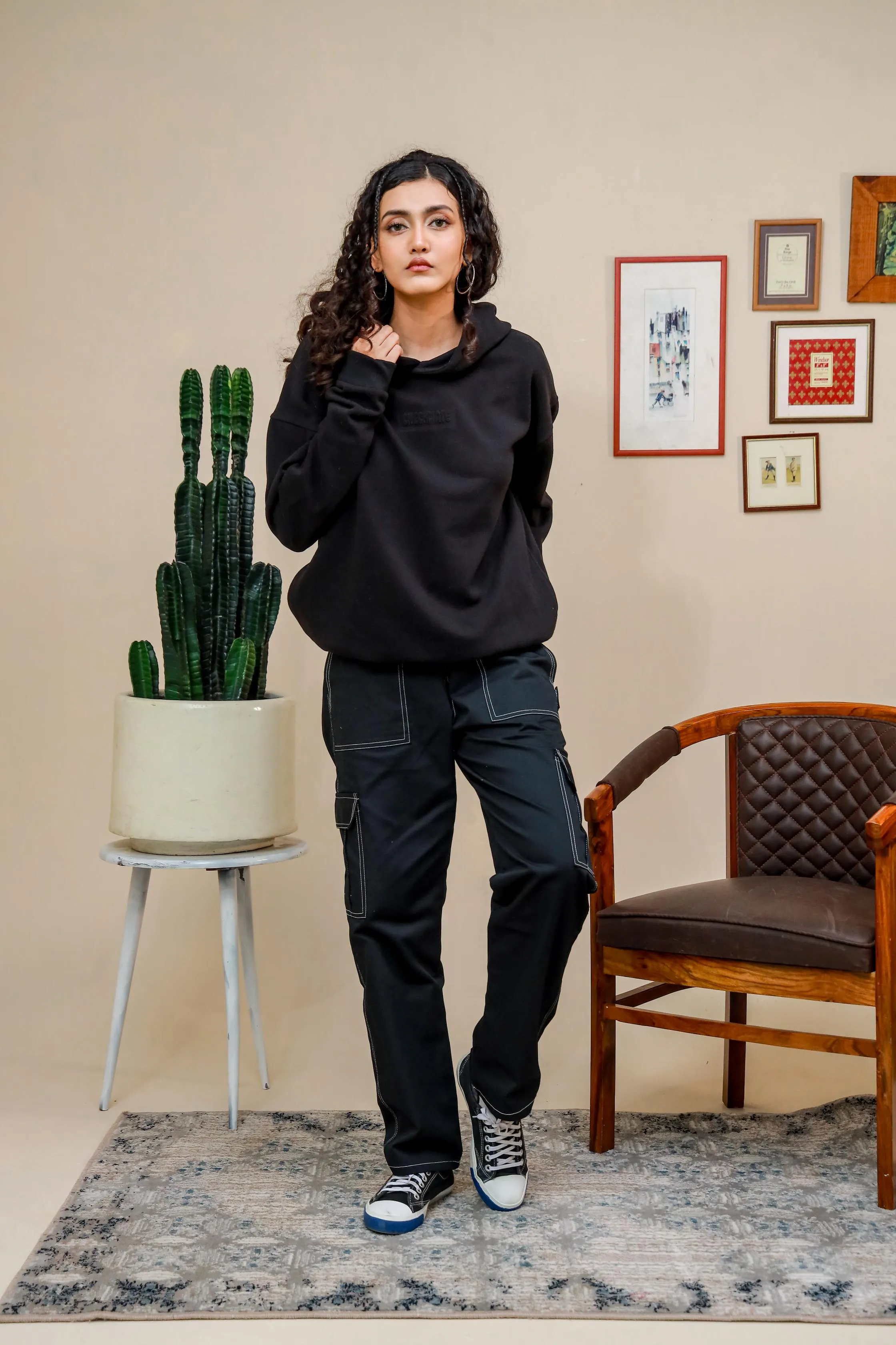 BLACK OVERSIZED HOODIE