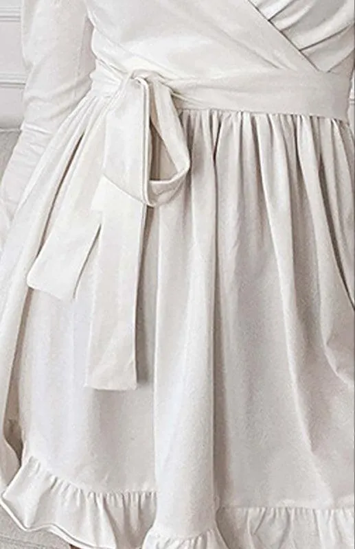 Chic V-Neck Lace-Up Dress with Elegant Detailing