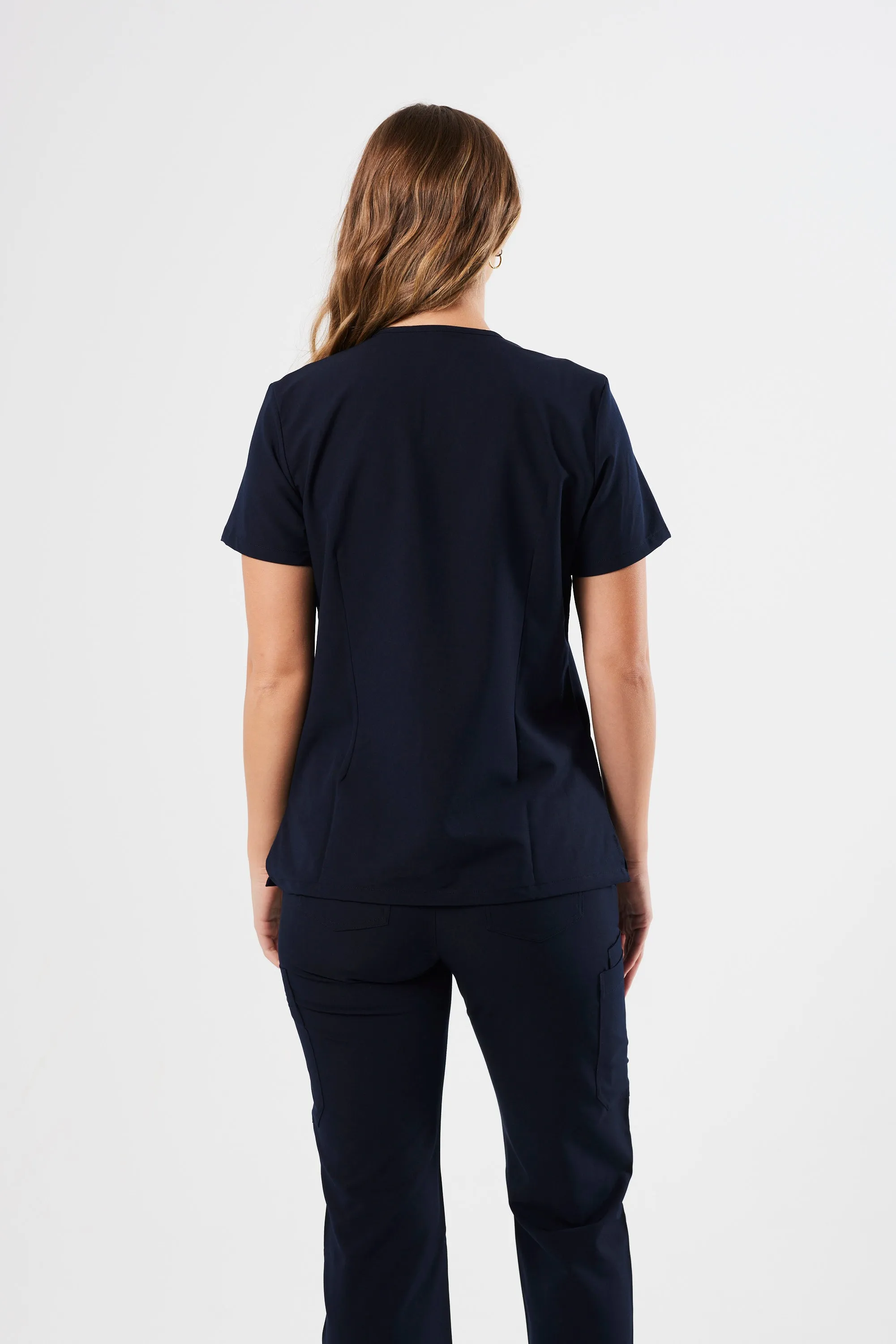 CLASSIC TWO-POCKET WOMEN'S SCRUB TOP (NAVY)