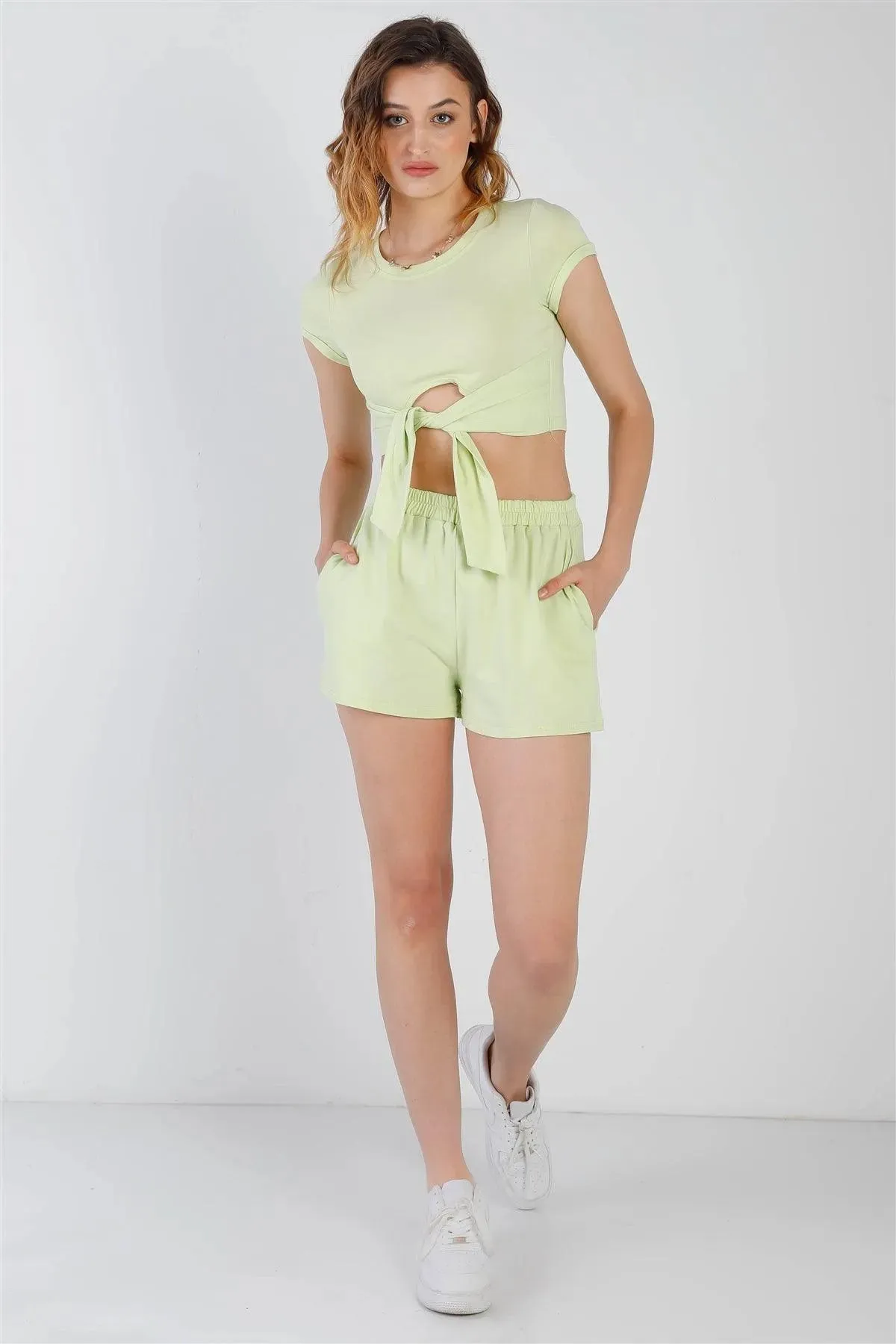Green Cut-Out Detail Self-Tie Hem Short Sleeve Crop Top & High Waist Short Set /2-2-2