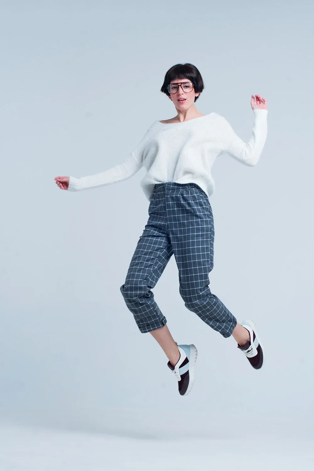 Grey Pants in White check Print