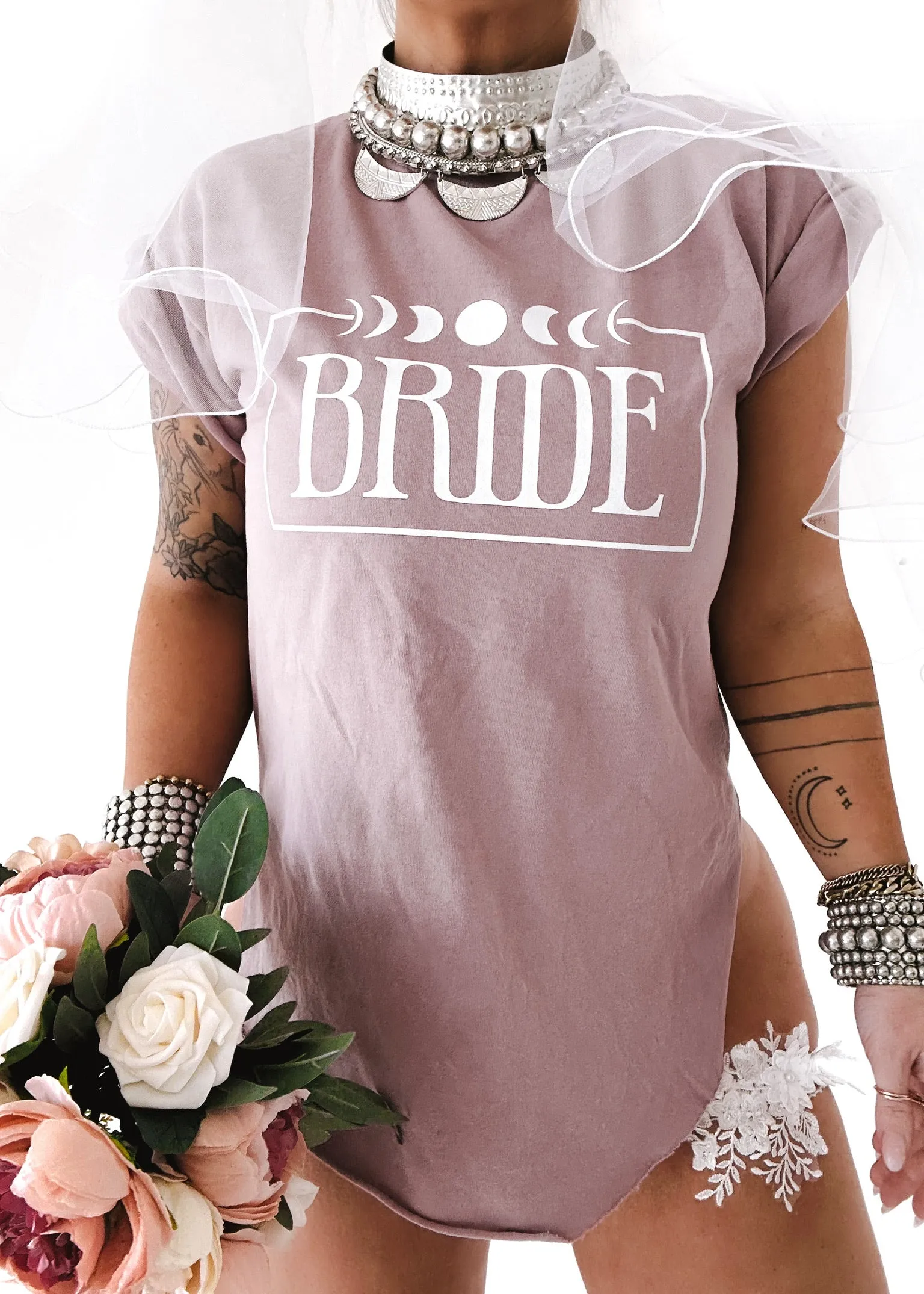 IN MY BRIDE PHASE SIDE SLIT TEE